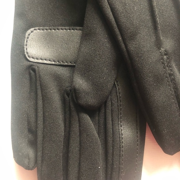 Isotoner women’s Classic Black Gloves - Picture 4 of 8